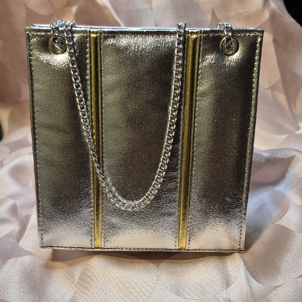 1960's Walborg Metallic Silver and Gold Shoulder Bag
